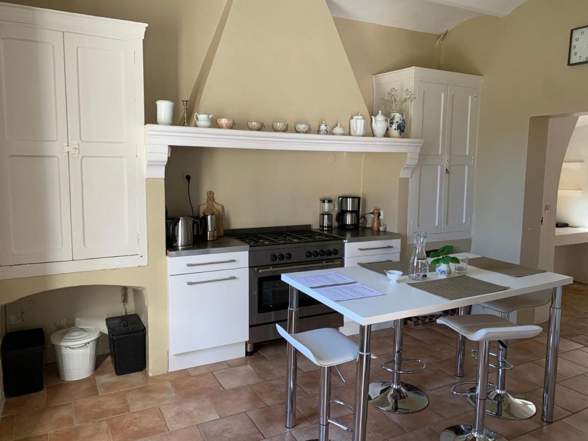 Mas Les Romarins, 10 Min D'Uzes, Piscine Et Grand Jardin Clos, Jeux, Nid De Repos Et Base Pour Activites Dans Le Gard (Adults Only) Екстер'єр фото